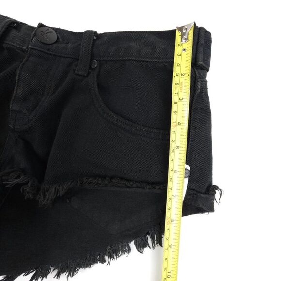 ONE TEASPOON No 2s Low Waist Jean Short Raw Curved Hem Black Denim Boho Grunge - Picture 5 of 10